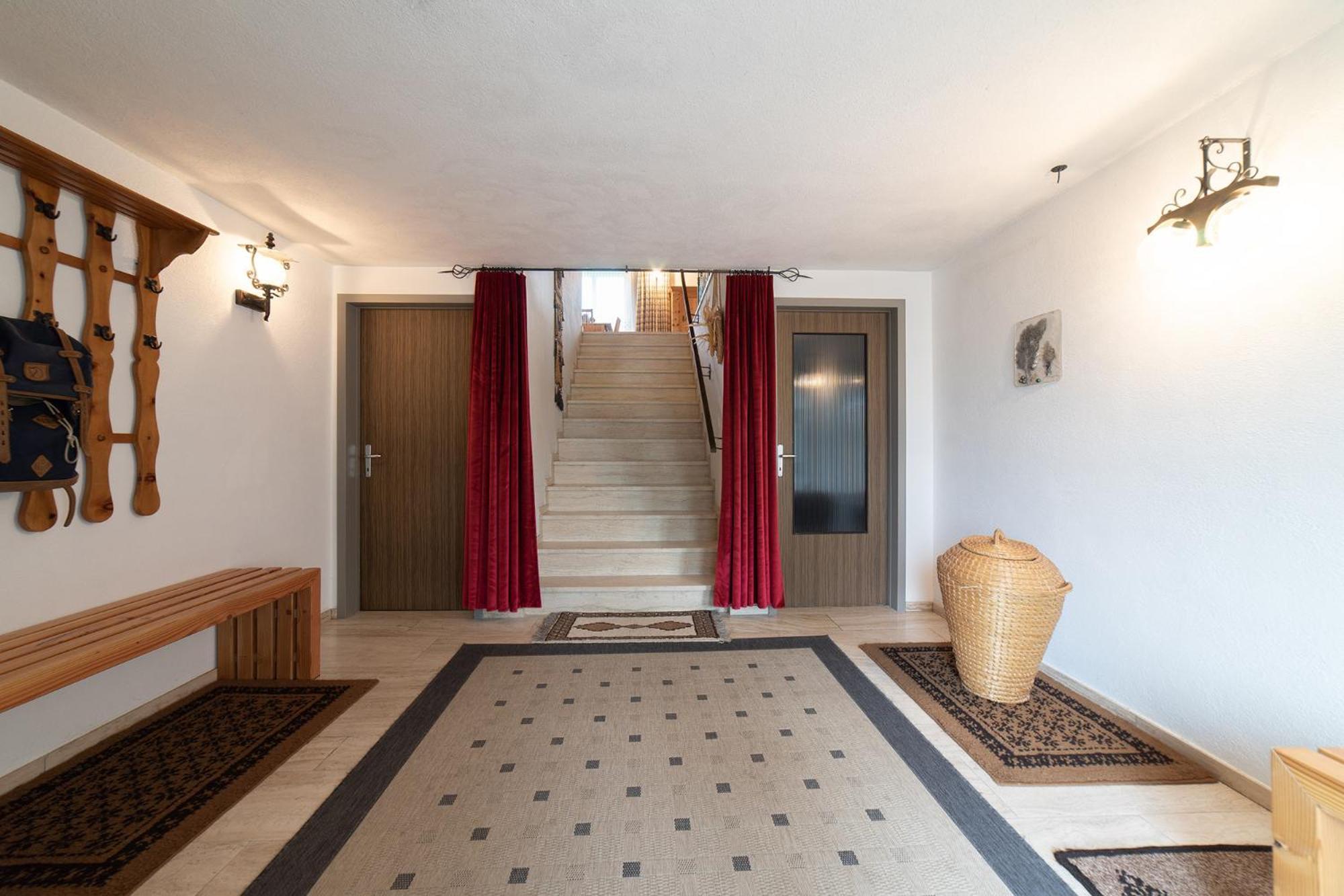 Jambo Pua Villa Alt St. Johann Exteriör bild